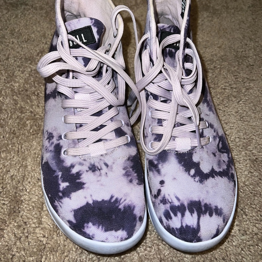 Womens 8.5 high top NOBULLS